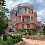 Affittacamere Sunray Guest House, Private & With Lovely Sea View 3*