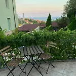 Sunray Guest House, Private & With Lovely Sea View 3*