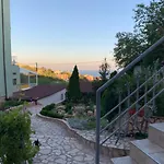 Sunray Guest House, Private & With Lovely Sea View 3*