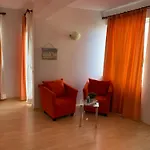 Sunray Guest House, Private & With Lovely Sea View Affittacamere