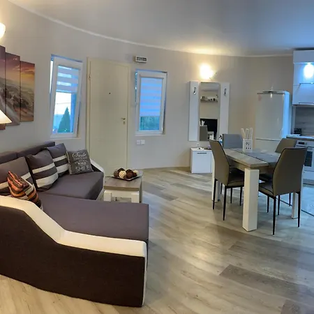 בית הארחה Sunray Guest House, Private & With Lovely Sea View