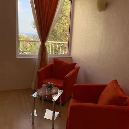 Sunray Guest House, Private & With Lovely Sea View 3*