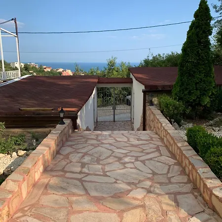 Sunray Guest House, Private & With Lovely Sea View 3*