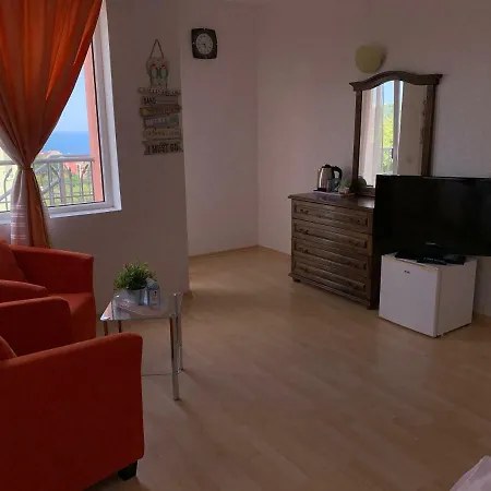 Sunray Guest House, Private & With Lovely Sea View בית הארחה וארנה