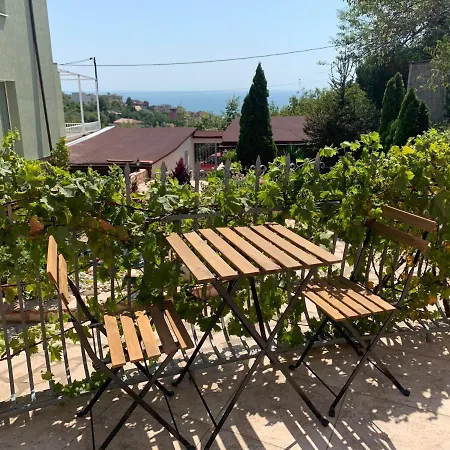Sunray Guest House, Private & With Lovely Sea View Guest house