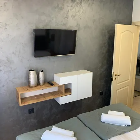 Sunray Guest House, Private & With Lovely Sea View Gæstehus