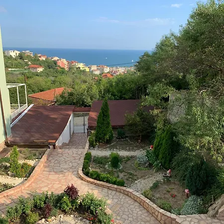 Sunray Guest House, Private & With Lovely Sea View 3*