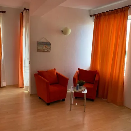 Sunray Guest House, Private & With Lovely Sea View Gæstehus