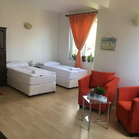 Sunray Guest House, Private & With Lovely Sea View Gæstehus 3*