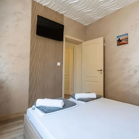 Sunray Guest House, Private & With Lovely Sea View