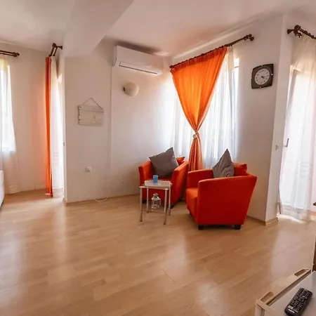 Sunray Guest House, Private & With Lovely Sea View