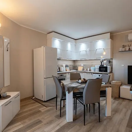 Sunray Guest House, Private & With Lovely Sea View Penzion 3*