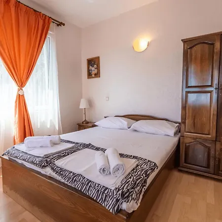 Sunray Guest House, Private & With Lovely Sea View