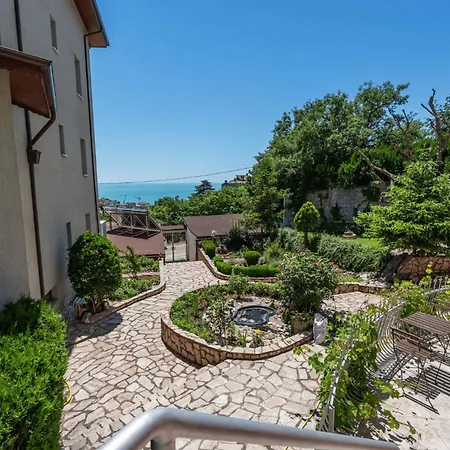 Sunray Guest House, Private & With Lovely Sea View 3* Varna