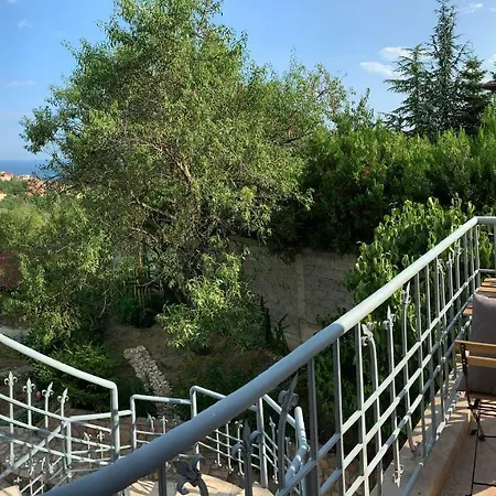 Sunray Guest House, Private & With Lovely Sea View Penzion